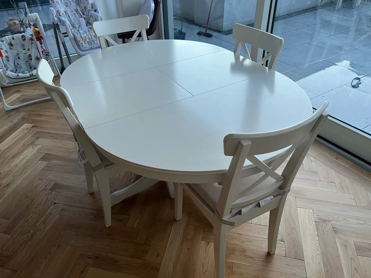 Kitchen table and chairs - Image 3