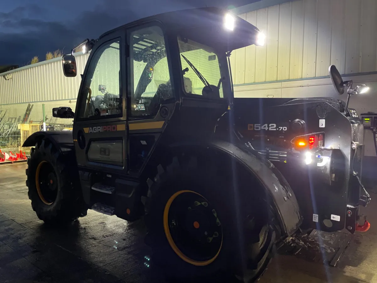 JCB 542-70 Agri pro loadall - Image 3