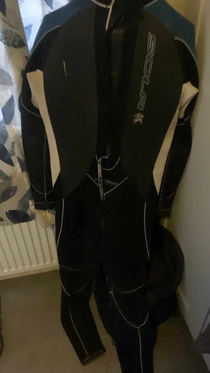 Wetsuit - Image 4