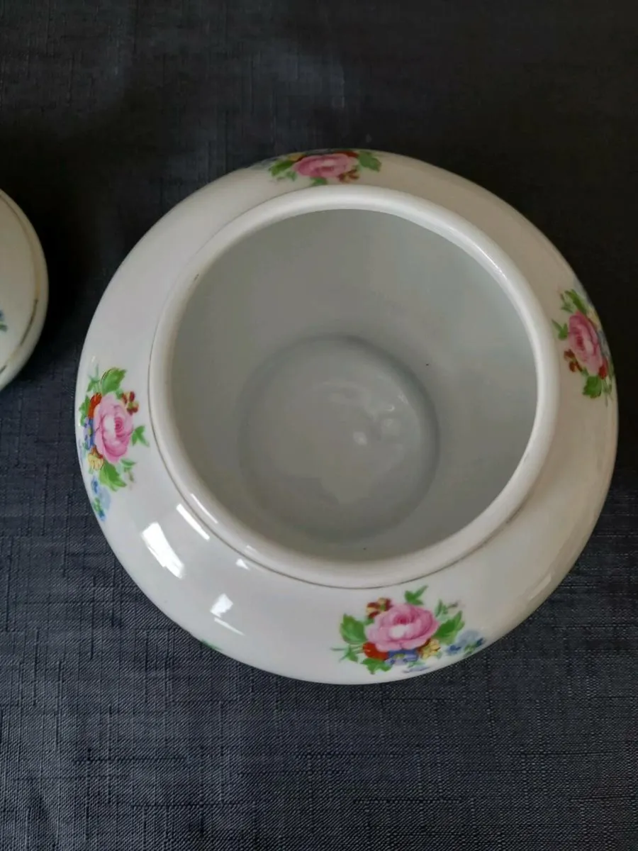 China Cookie Jar - Image 4