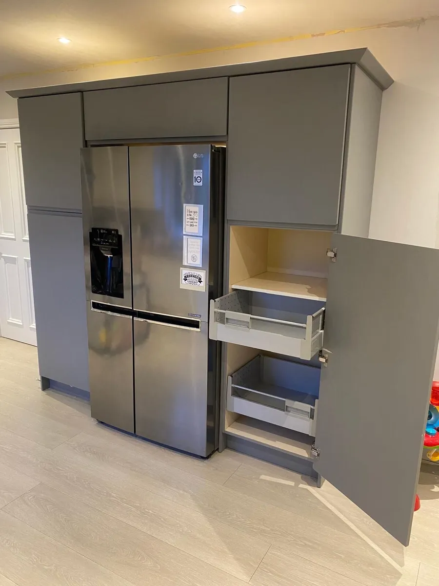 Modern Kitchen For Sale - Solid Oak Worktop - Image 3