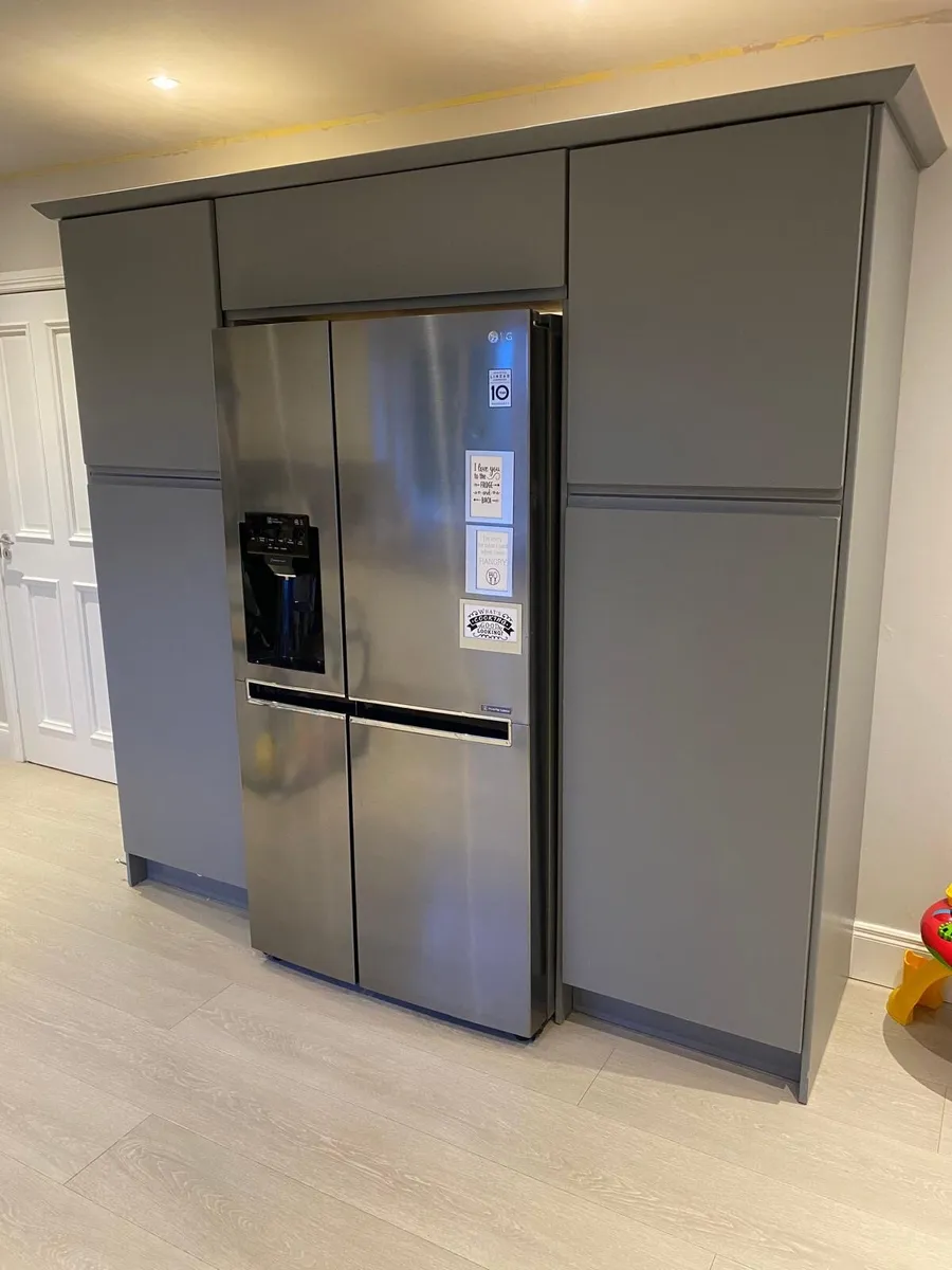 Modern Kitchen For Sale - Solid Oak Worktop - Image 2