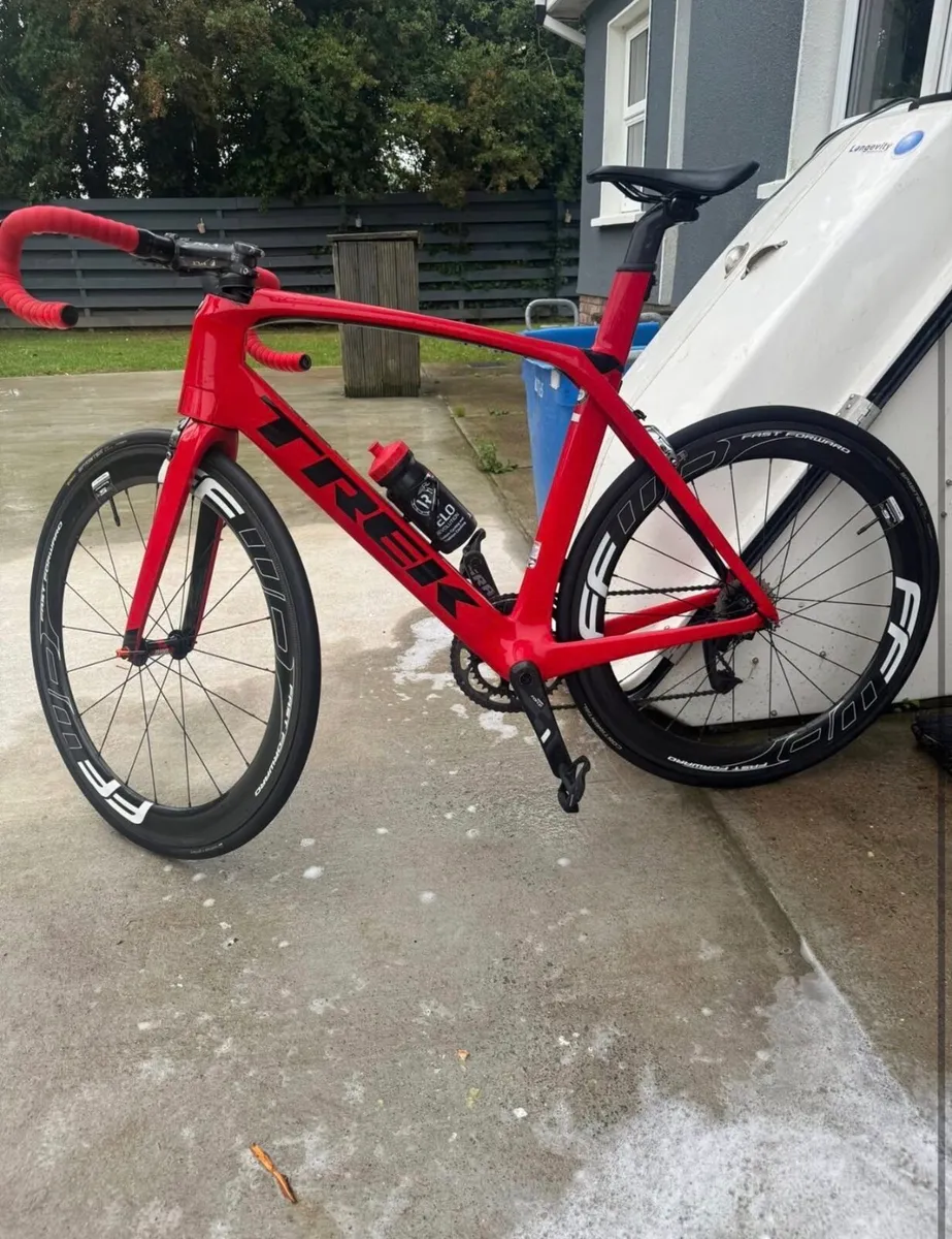 Trek racing bike - Image 1