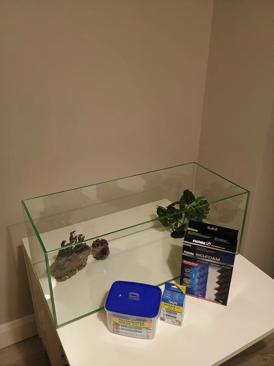 Glass Fish Tank & Pump/Filter - Image 3