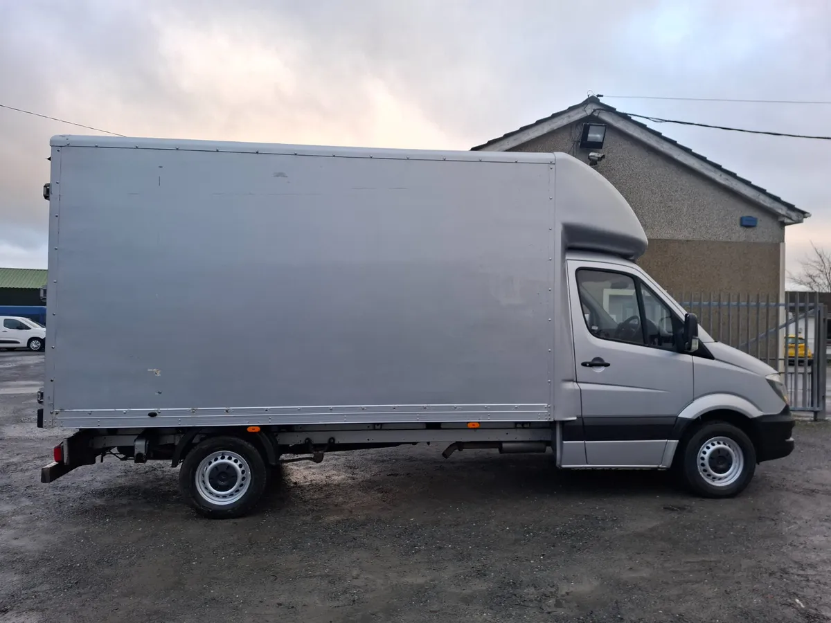 Mercedes Sprinter Luton - Image 4