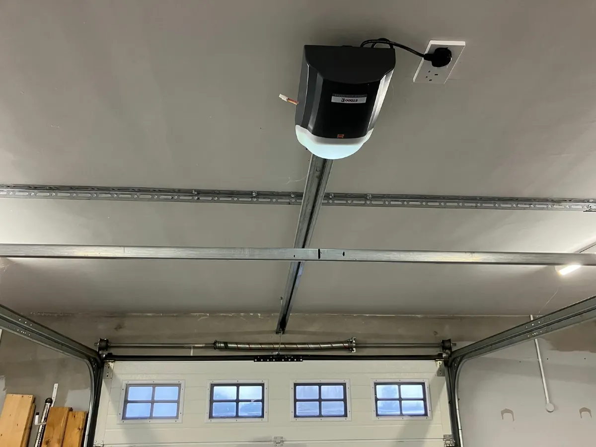 Garage Door - Image 4