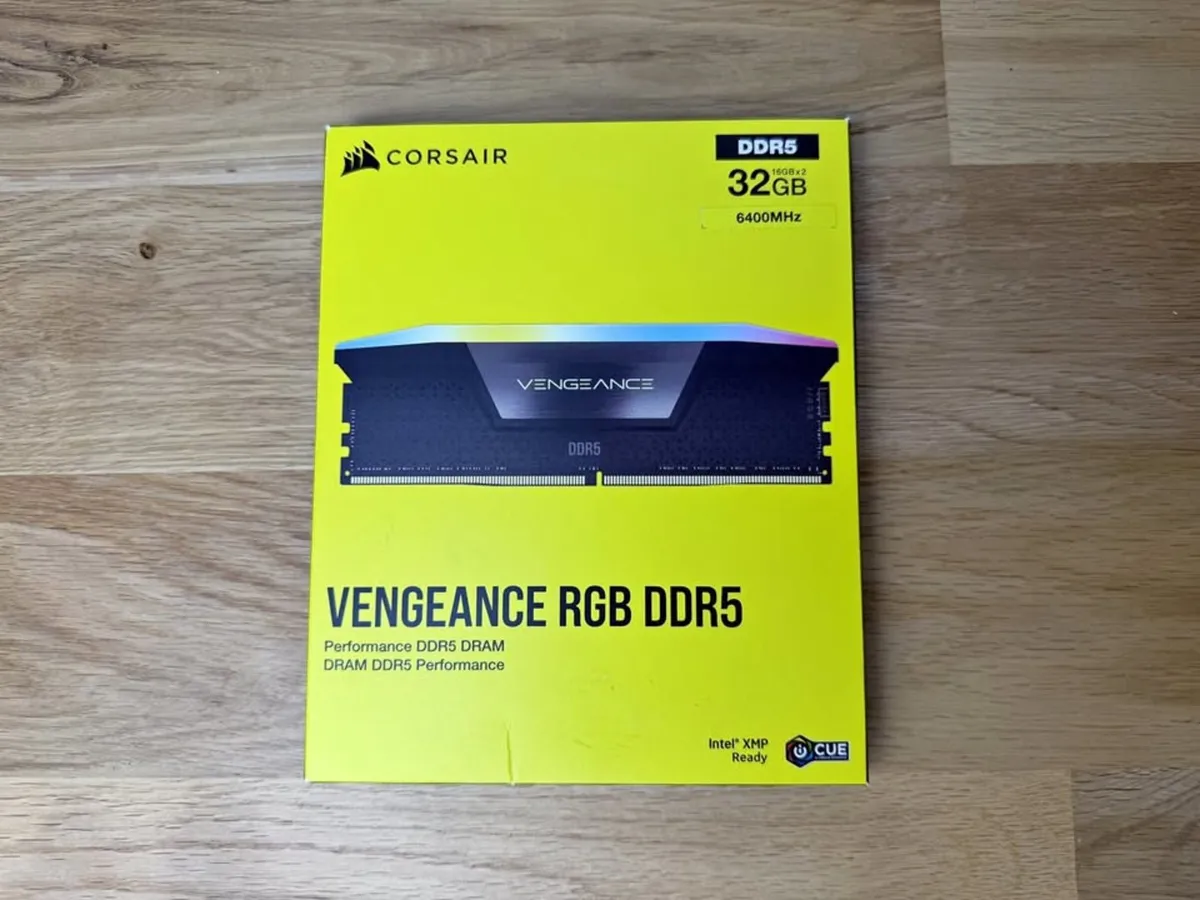 Corsair 32GB DDR5 6400 MHz Vengeance RGB - Image 1
