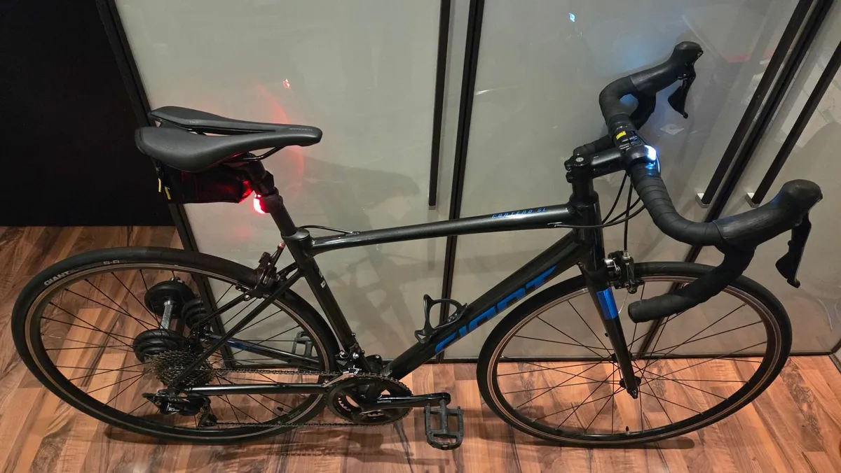 Giant Contend SL1 road bike - Image 2