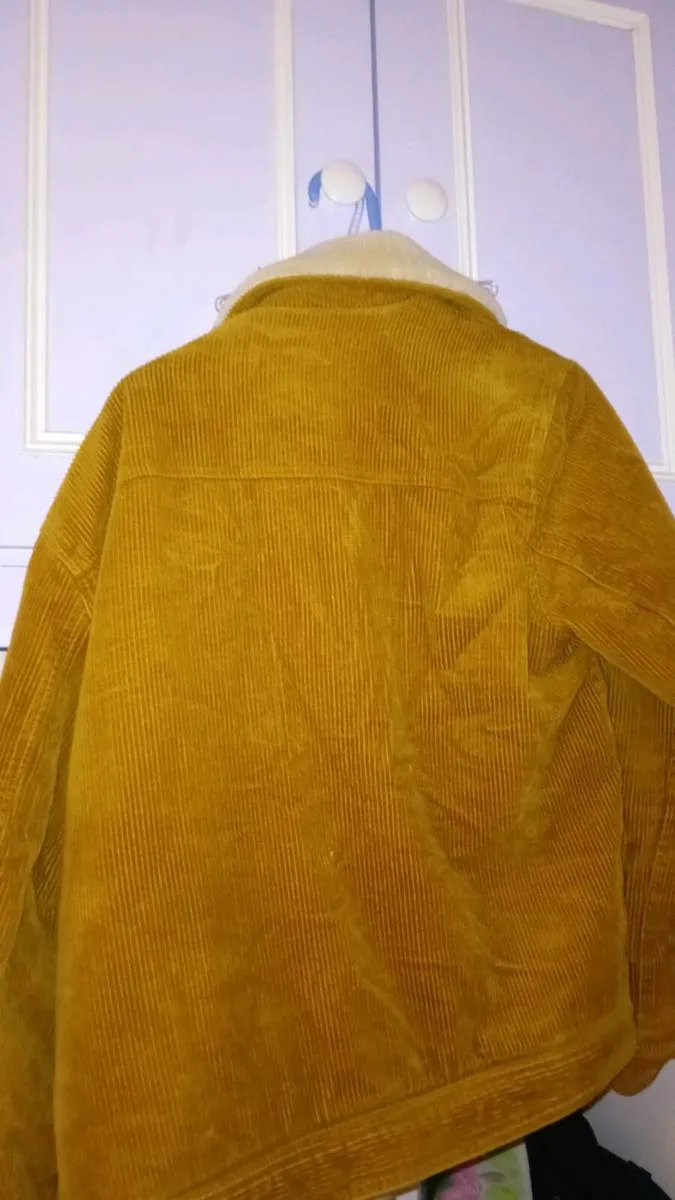 Pull and bear cordroy blond causual jacket - Image 2