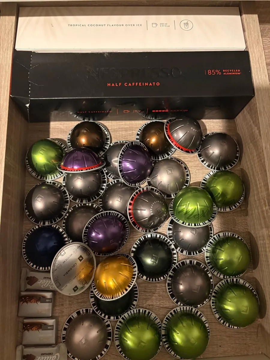 Nespresso Coffee Machin - Image 4