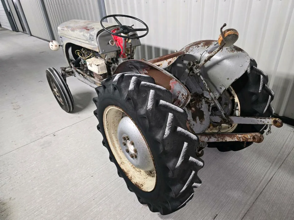 Vineyard grey fergie vintage tractors - Image 4
