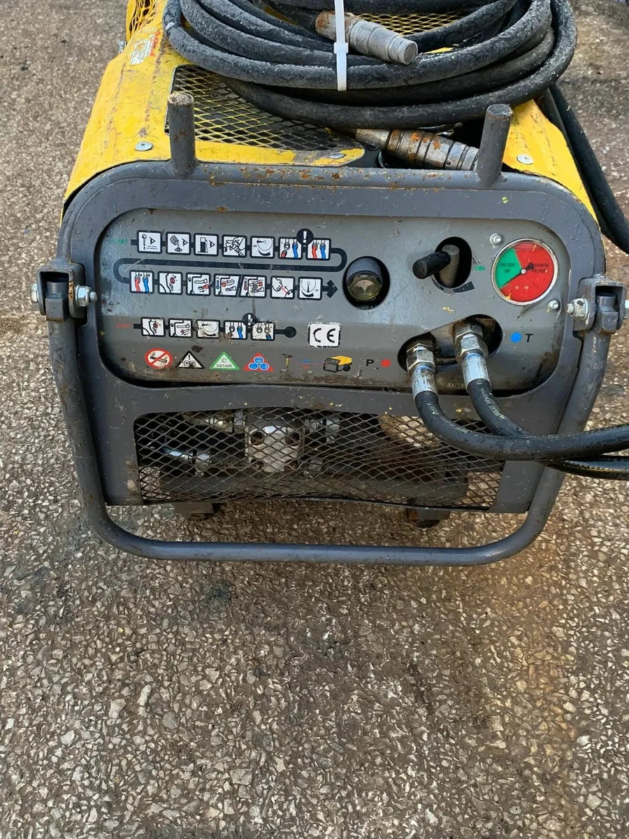 Various bits and pieces - Image 1