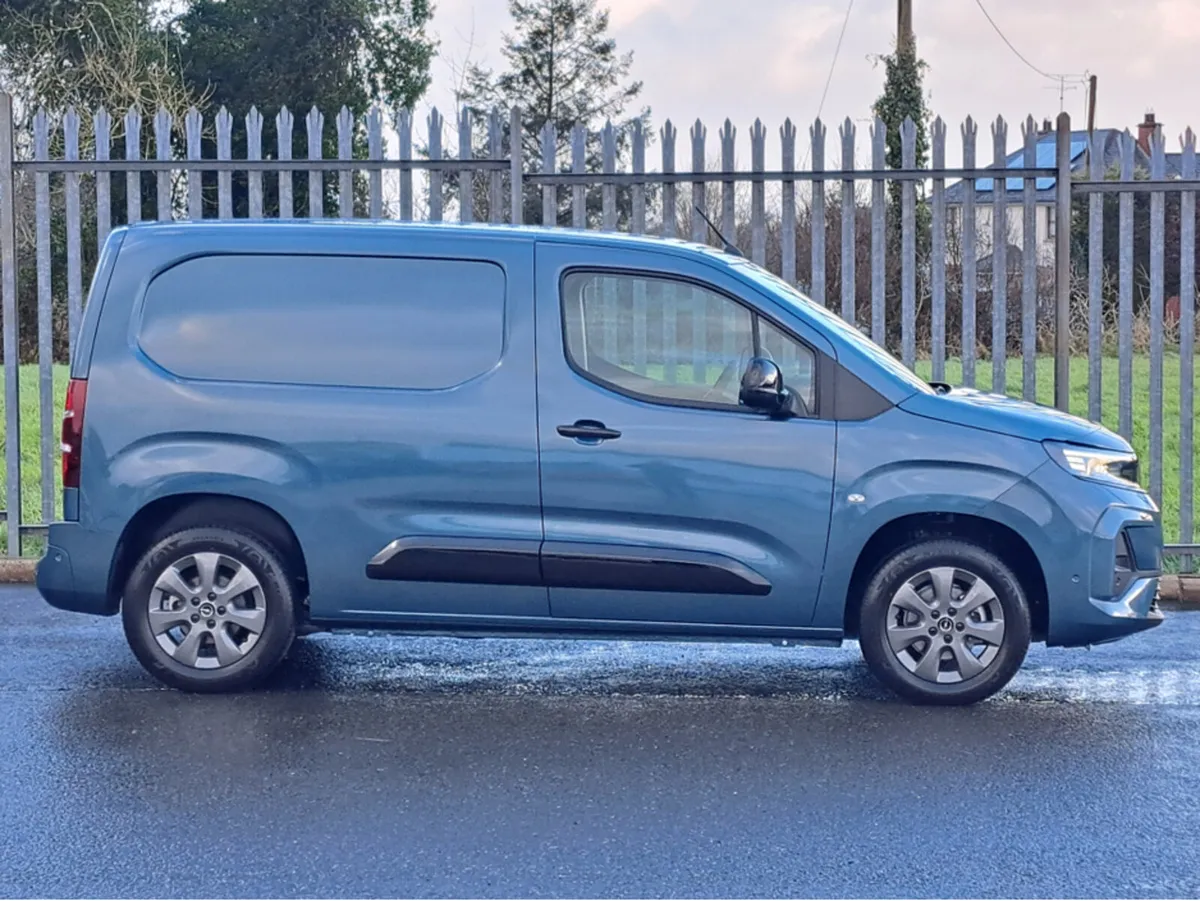 Opel Combo SPORTIVE L1H1 1.5TD 100BHP **TOP SPEC** - Image 4