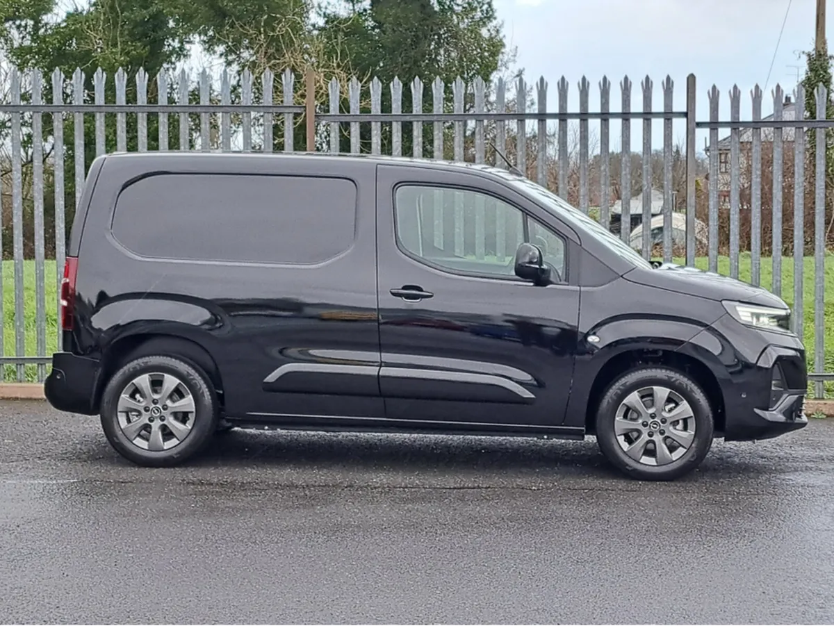 Opel Combo SPORTIVE L1H1 1.5TD 100BHP **TOP SPEC** - Image 4