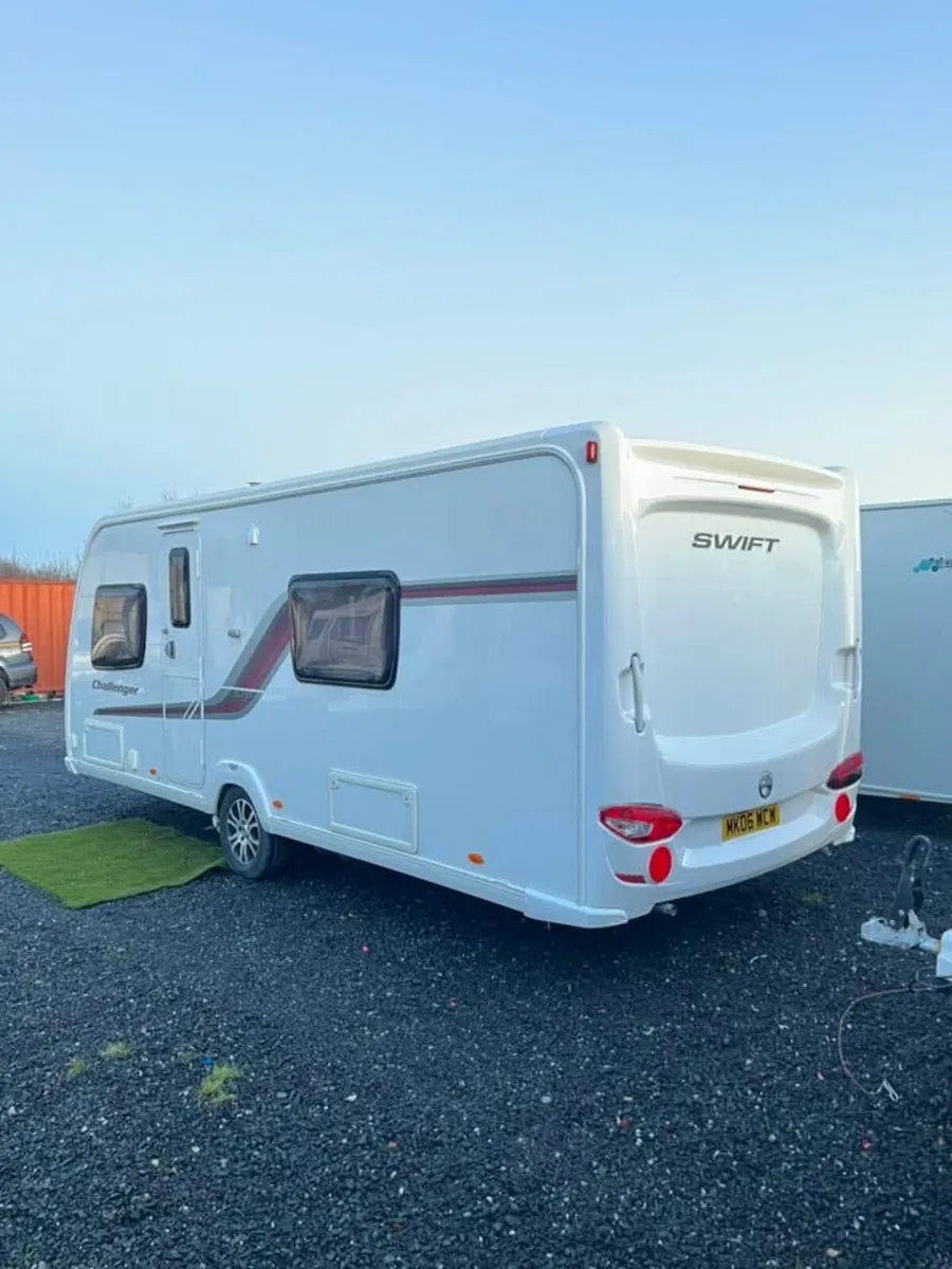 Swift Challenger 4 Berth Fixed Bed Caravan - Image 4