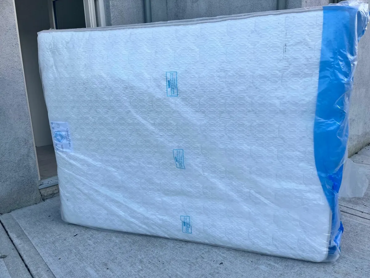 King size mattress - Image 1