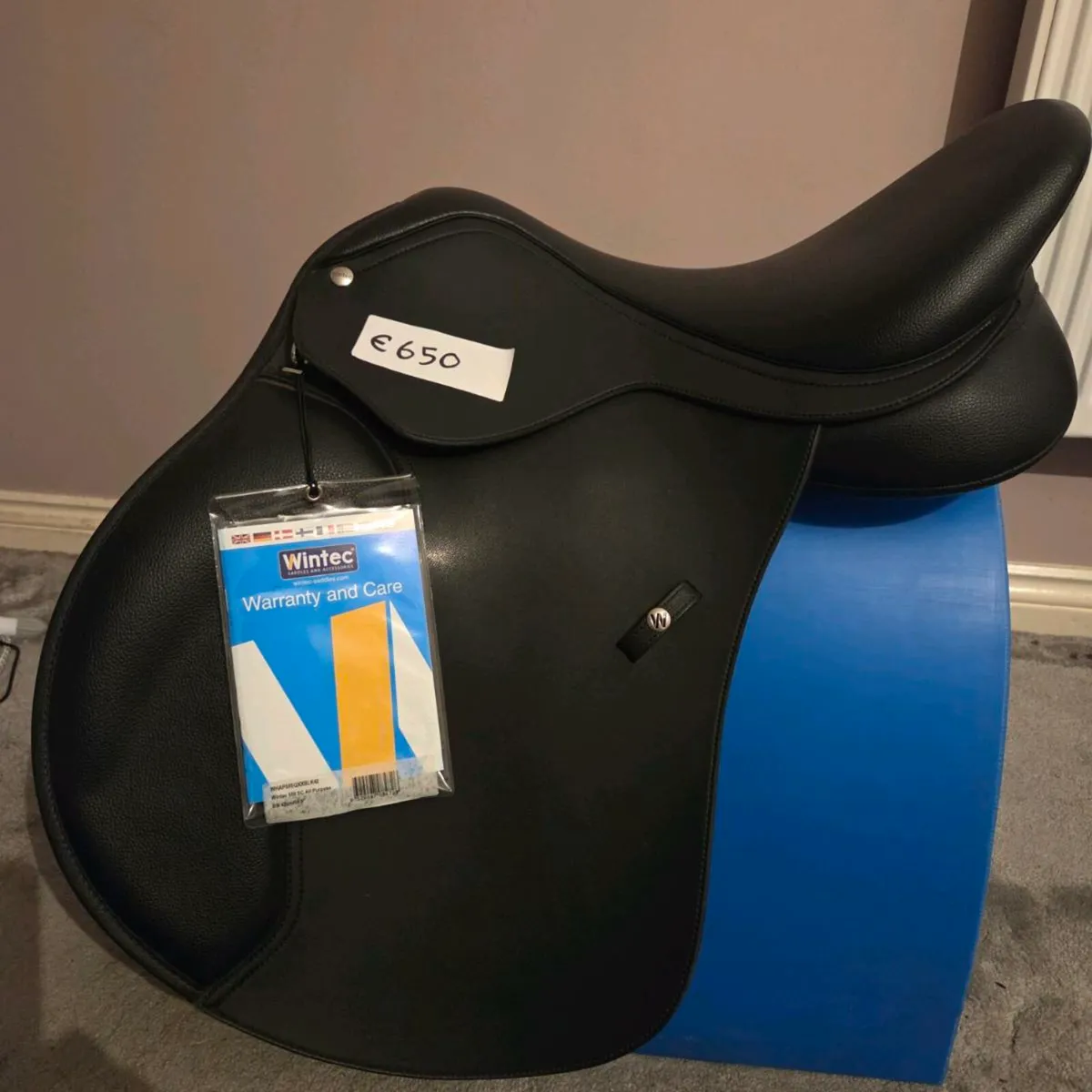 Equestrian items - Image 1