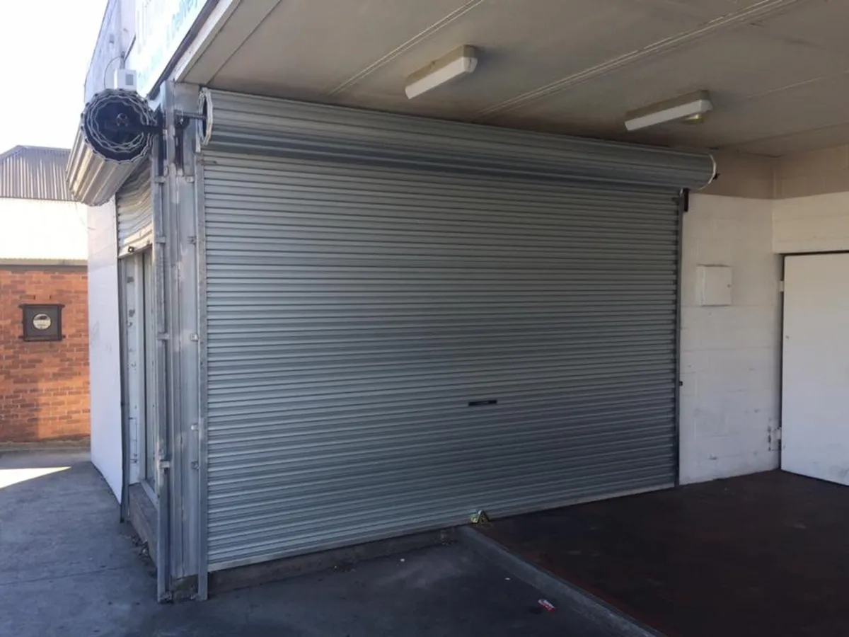 Roller garage door