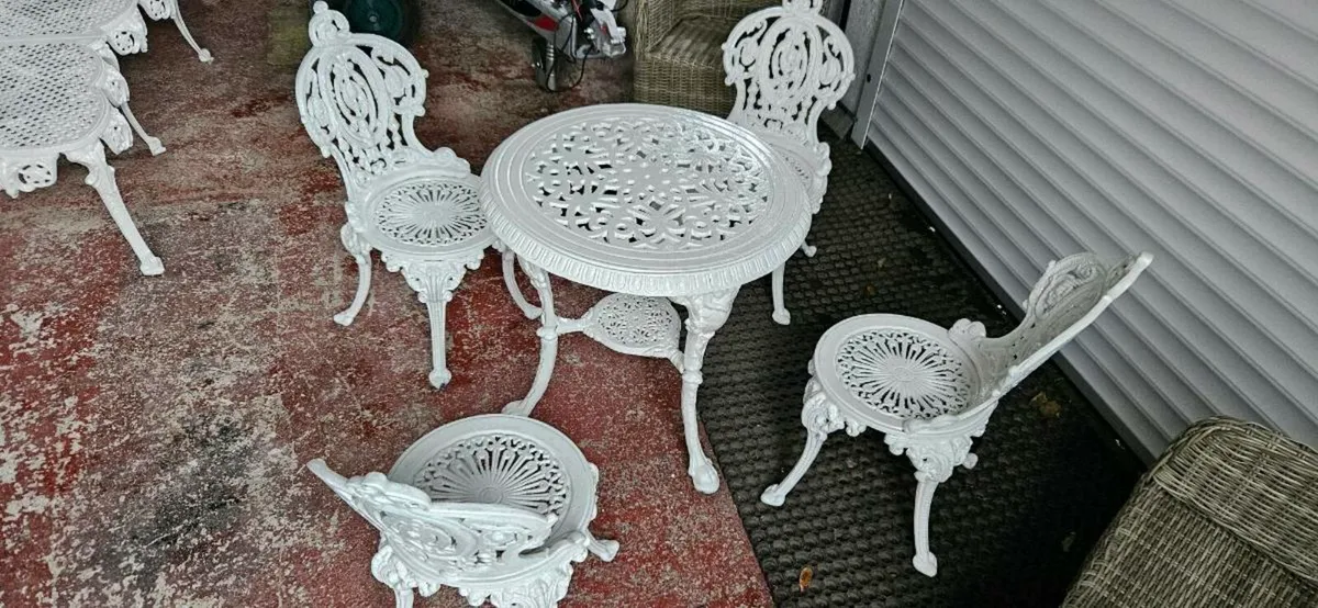 CAST IRON BENCH - Image 3