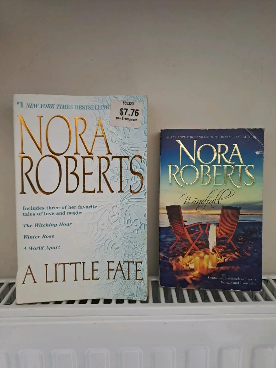 Paperback Fiction Bundle – Bestsellers (11 books) - Image 2