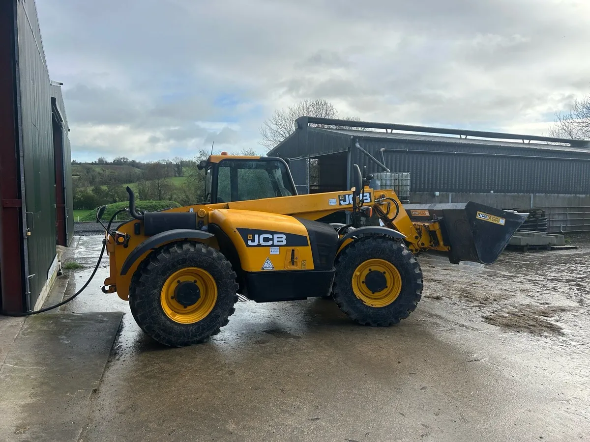 JCB 526 56 AGRI (2013) - Image 3