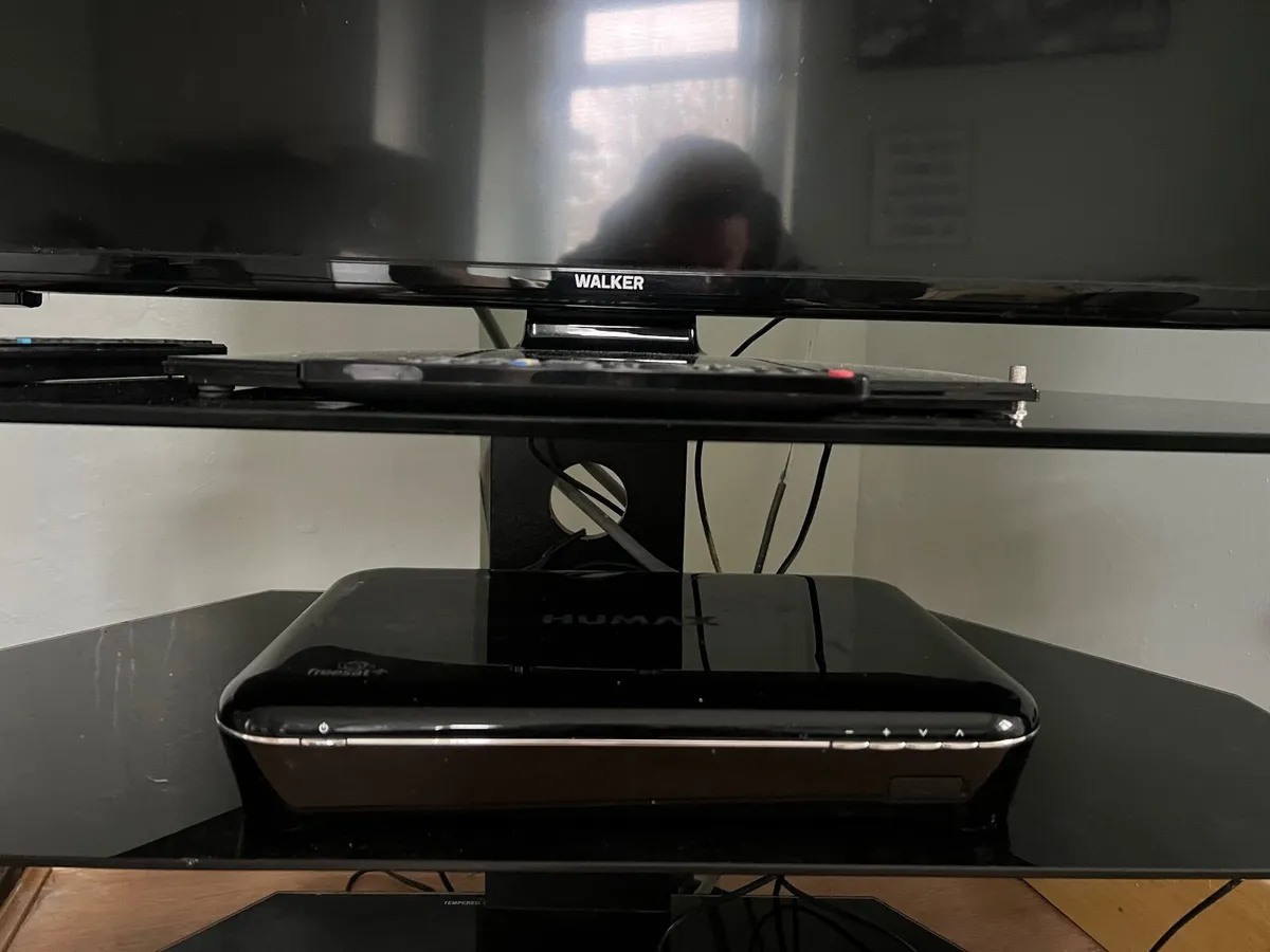 Walker TV & stand - Image 2