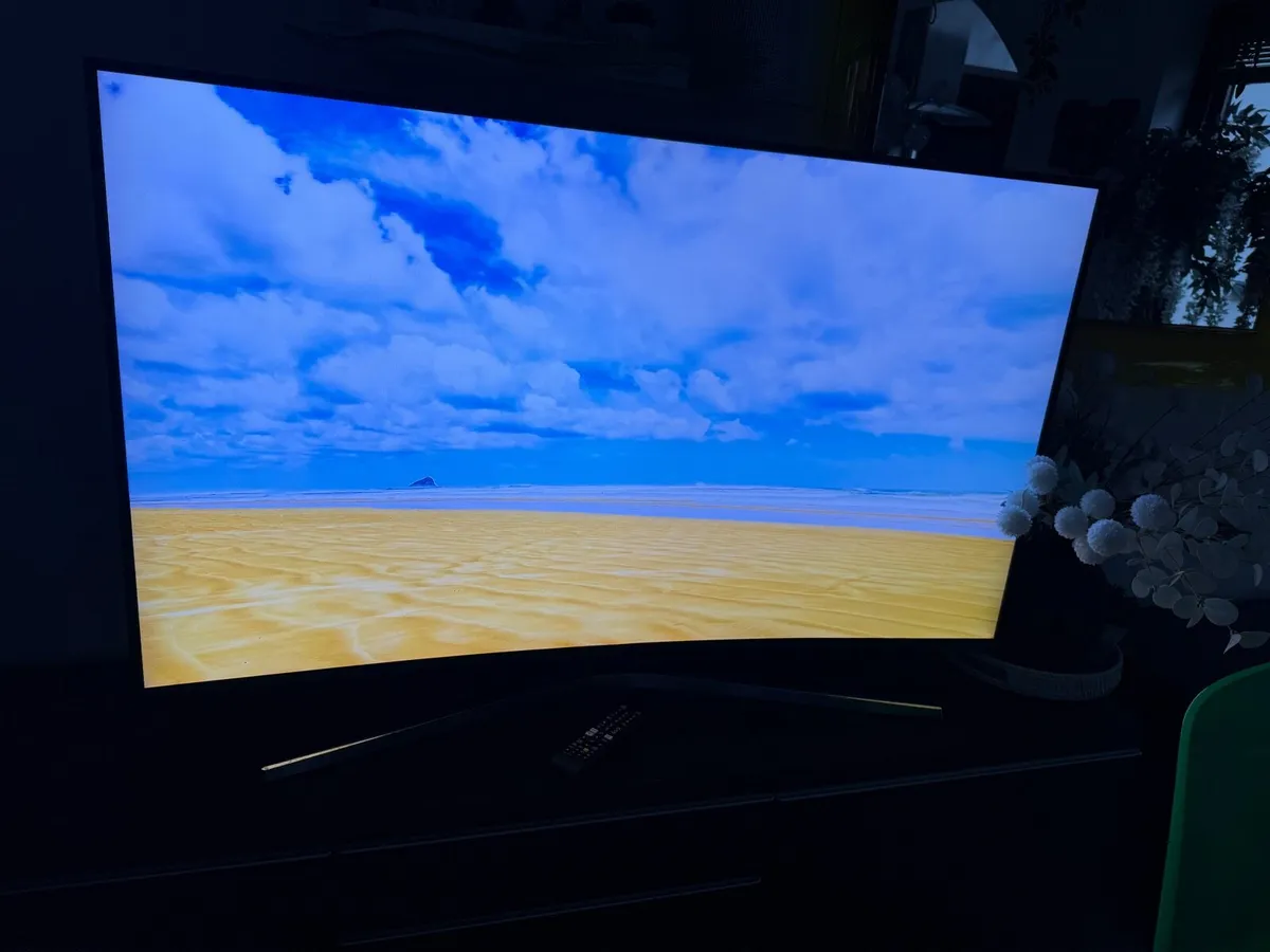 Samsung 55” 4K ULTRA HD TV - Image 4