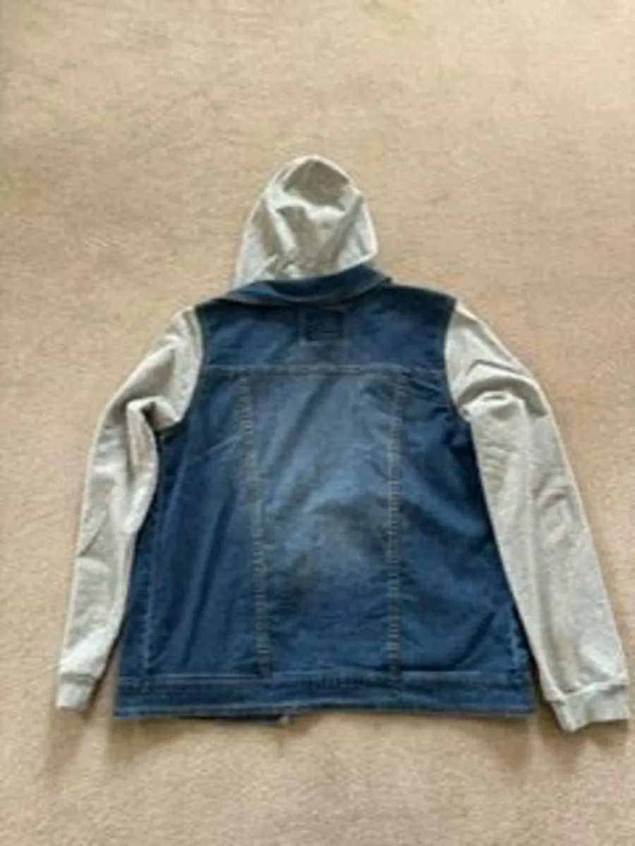 Levis Denim Jacket with cloth Hood age 12-13 - Image 2