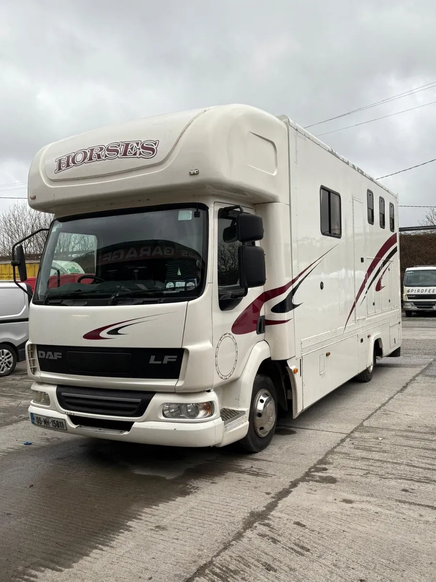 7.5T DAF Horse Lorry 2005 - Image 1