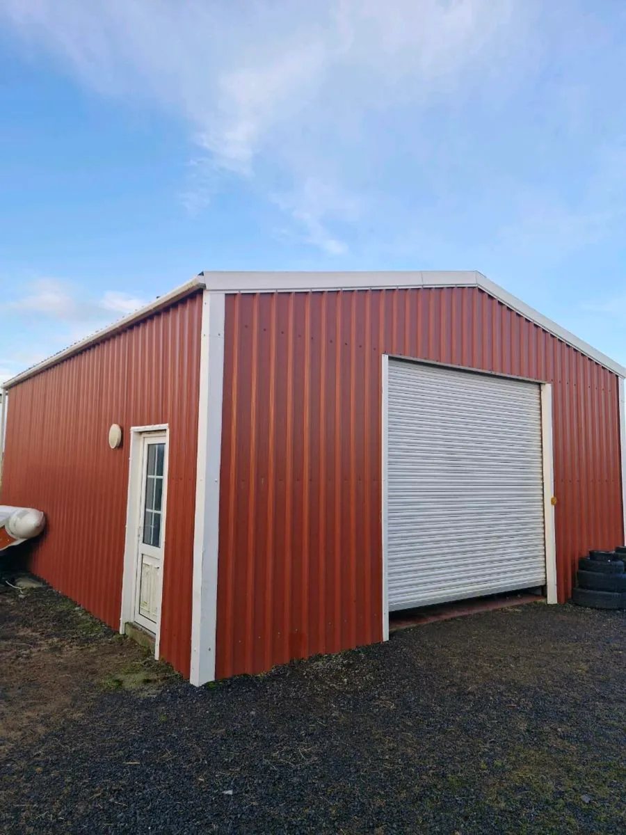 Storage shed with stables and loft - Image 1