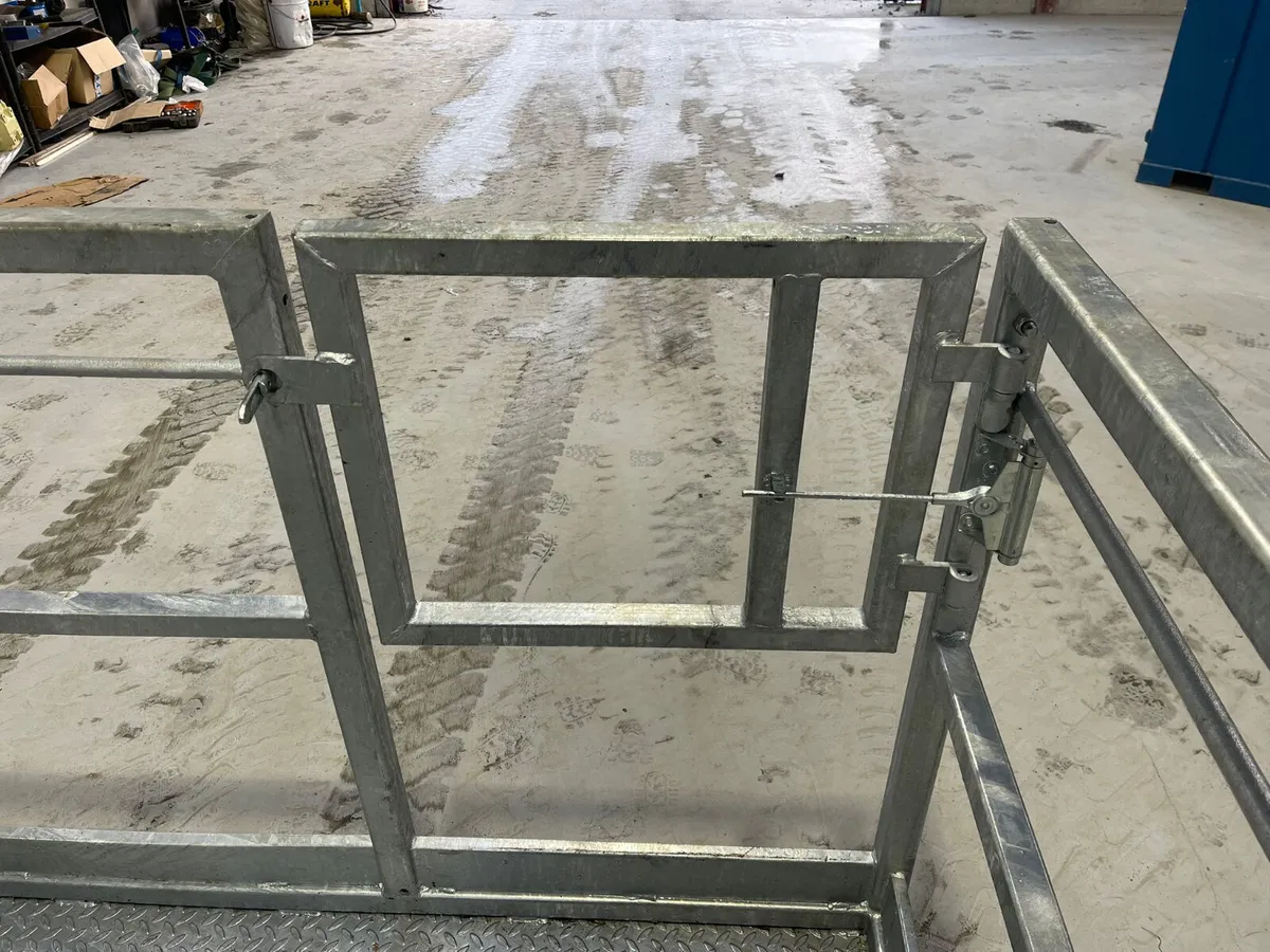 8x4 Man Baskets with Brackets on Long Side Only - Image 3