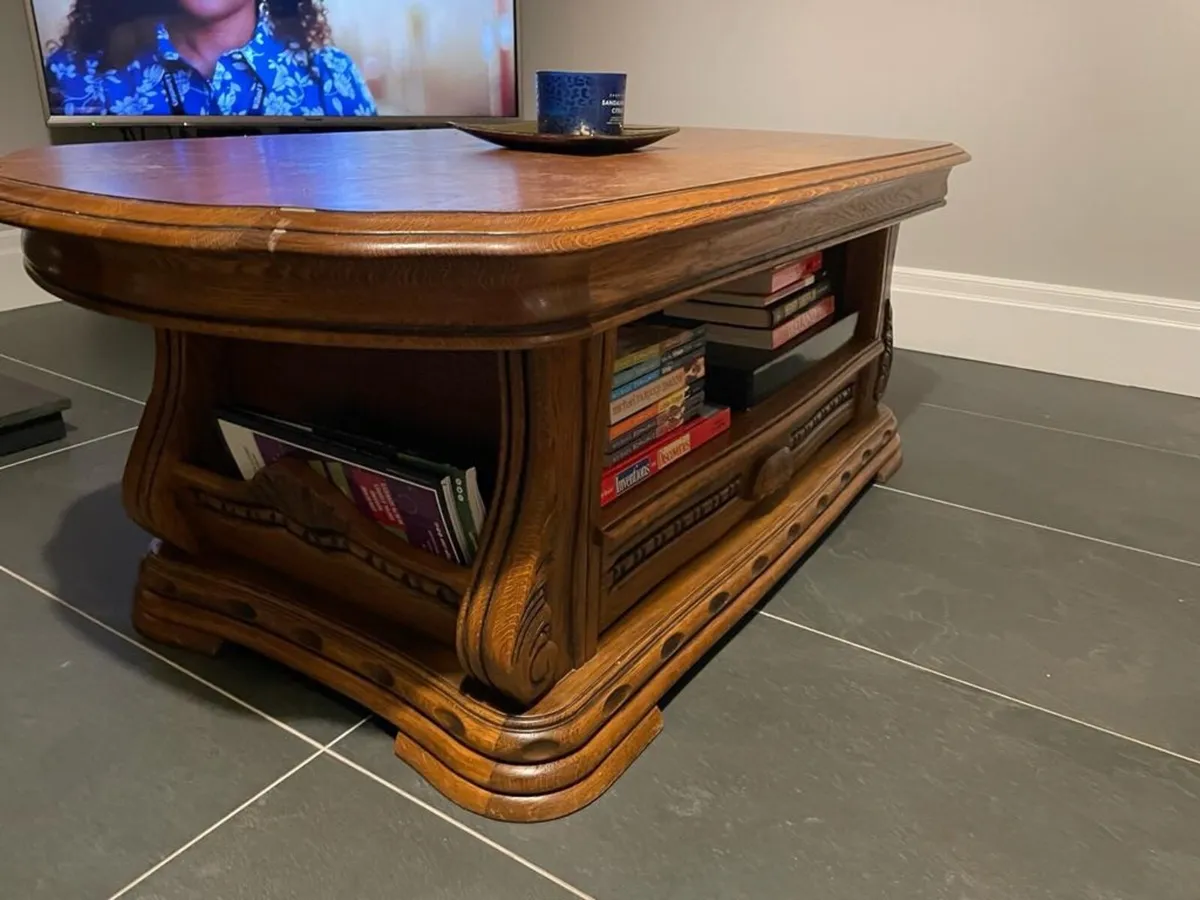 3 piece Leather suite & coffe table - Image 3