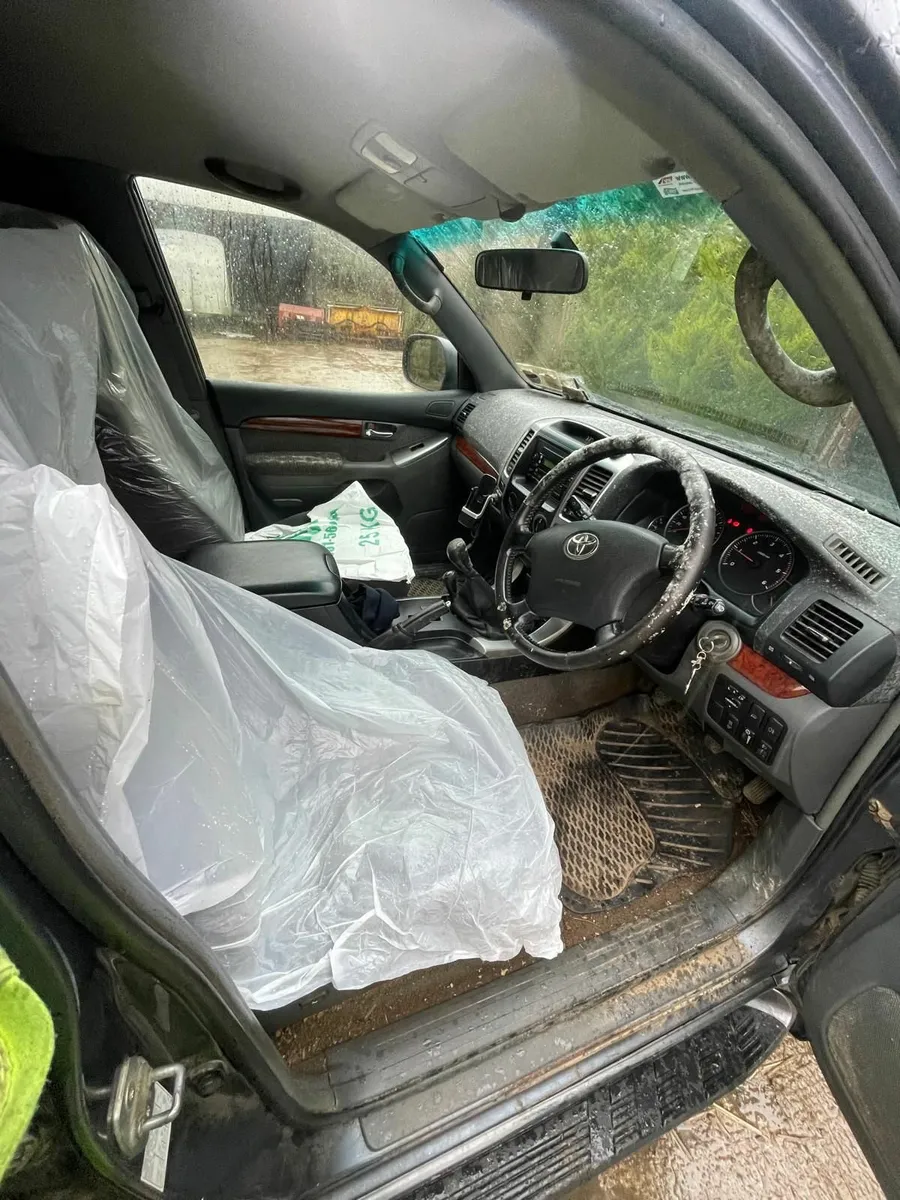 Toyota Land Cruiser 2005 - Image 3