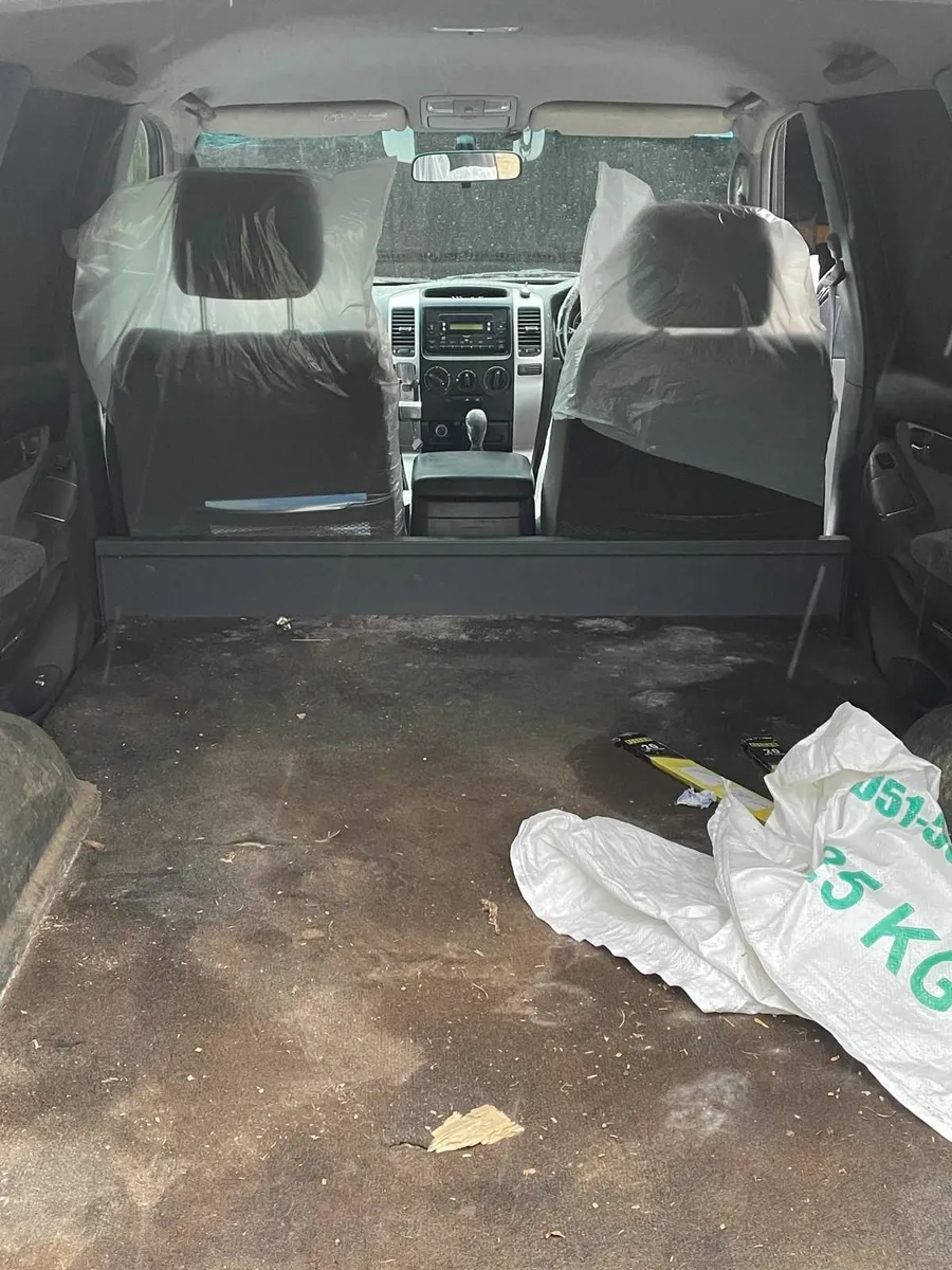 Toyota Land Cruiser 2005 - Image 4