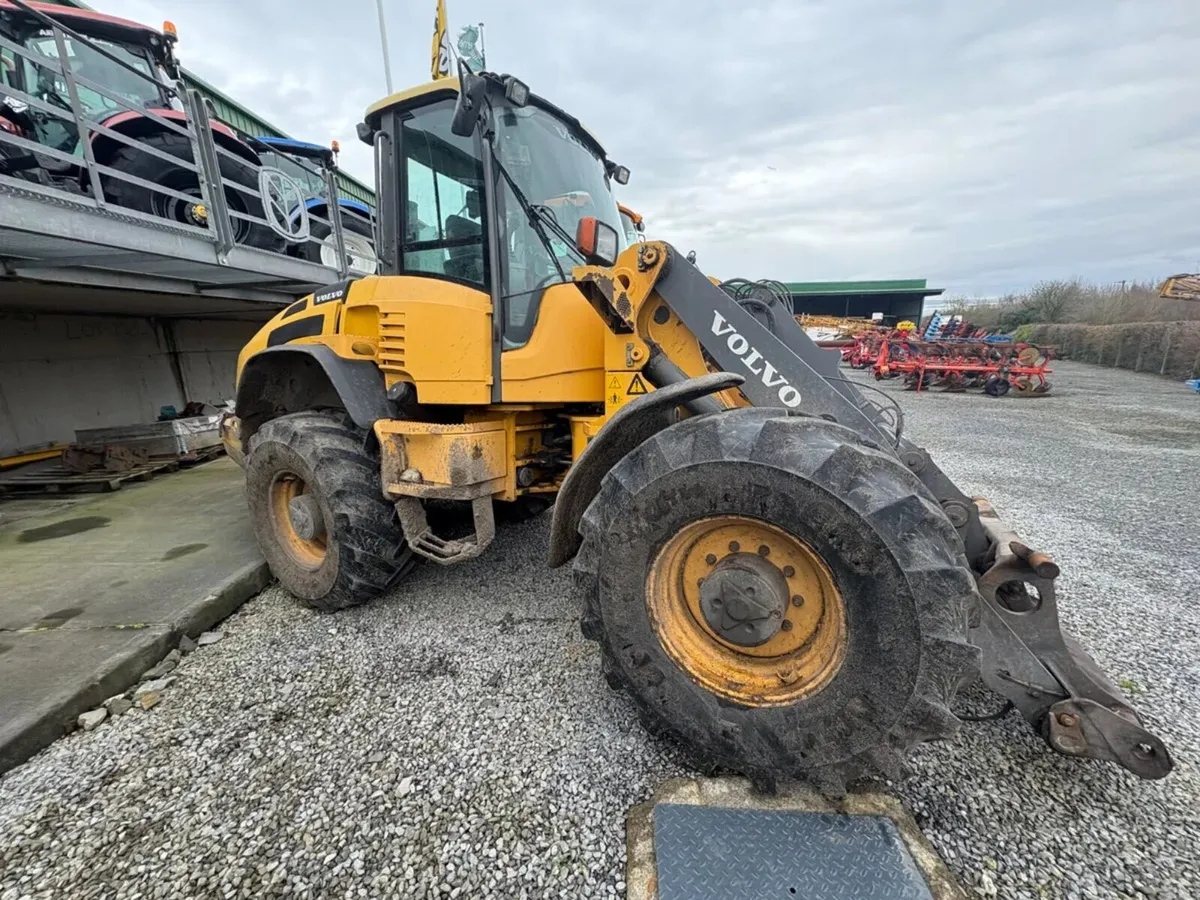 VOLVO L45F WHEELED LOADER - Image 3