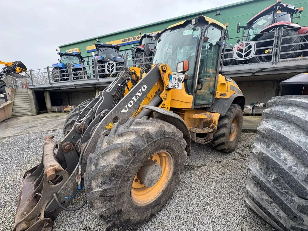 VOLVO L45F WHEELED LOADER - Image 1