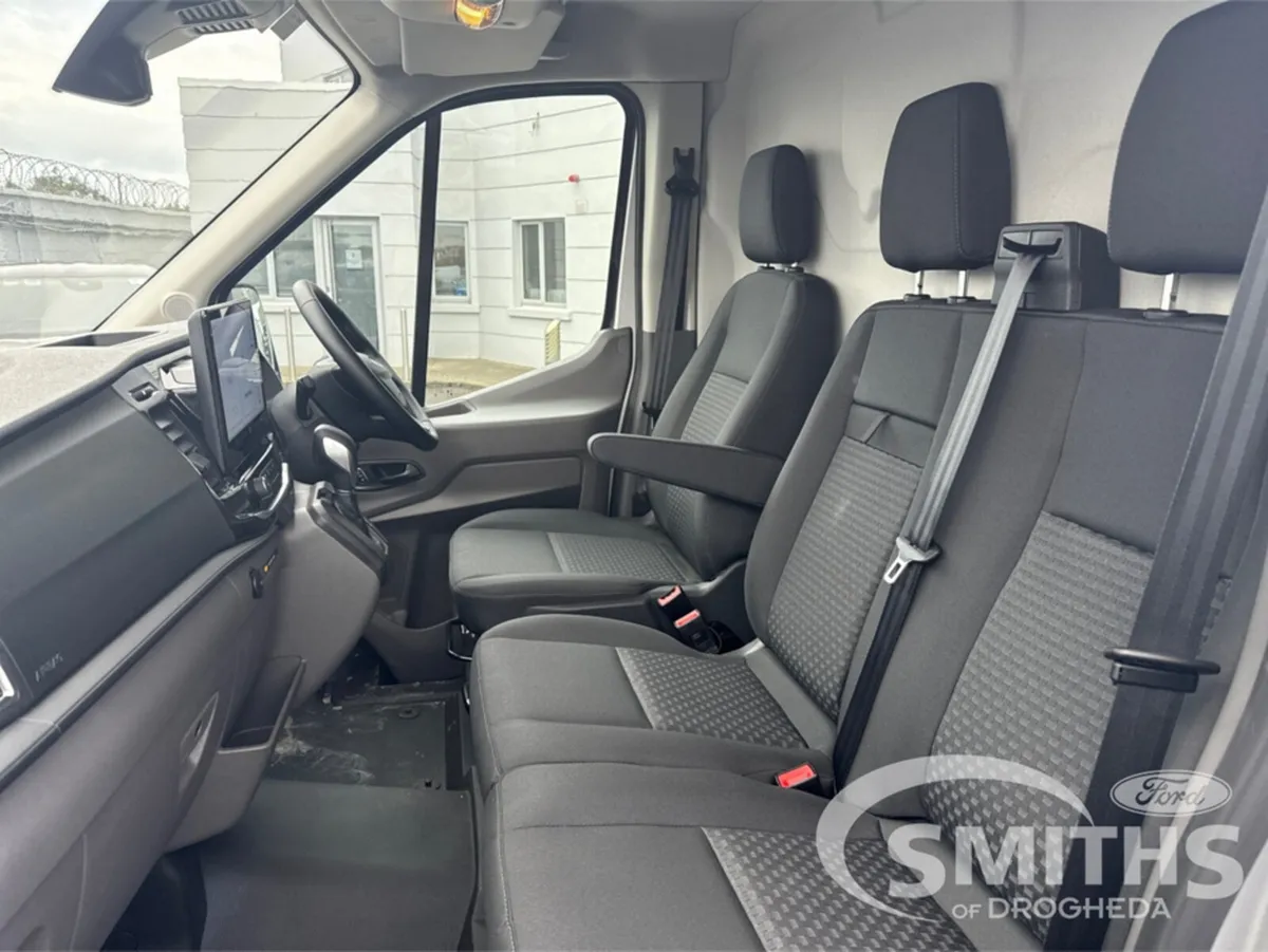 Ford Transit 350L TREND 2.0 165PS *AUTO* - Image 3