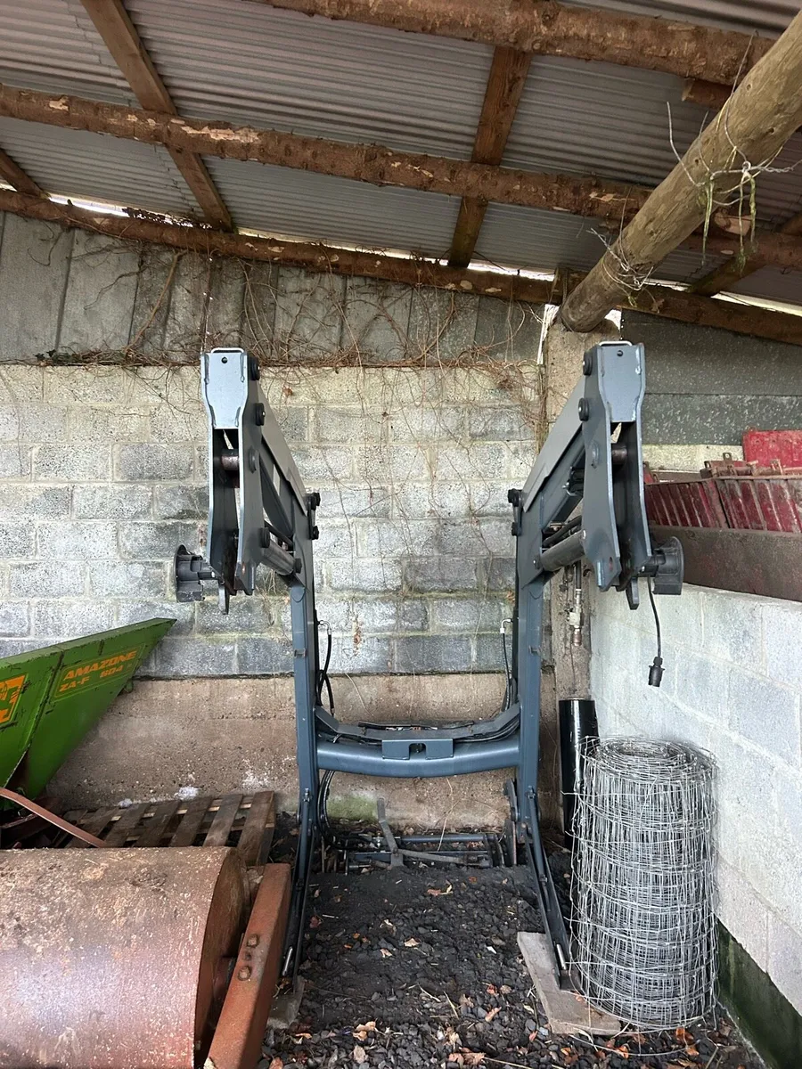 q45 quicke loader - Image 2