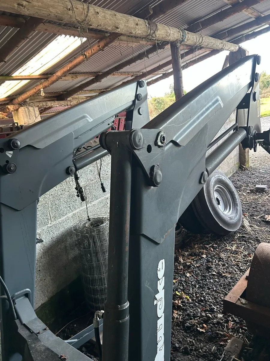 q45 quicke loader - Image 3