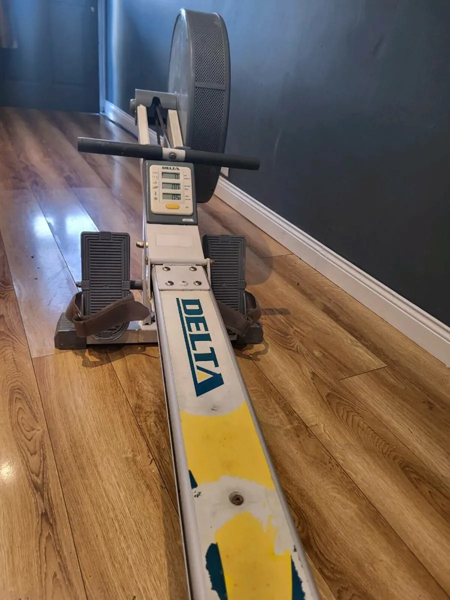 Rowing machine. - Image 3