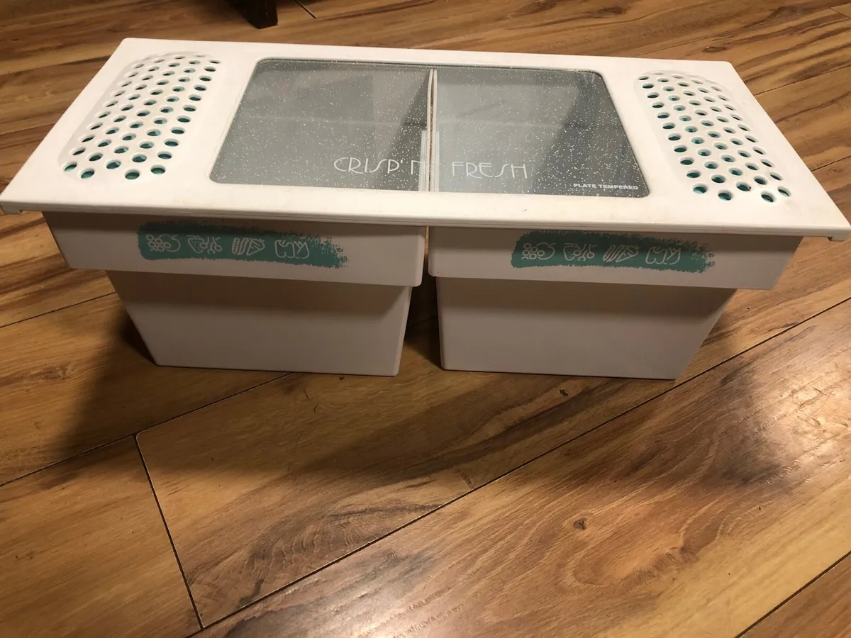 Crisper drawer zanussi fridge x 2 with lid - Image 1