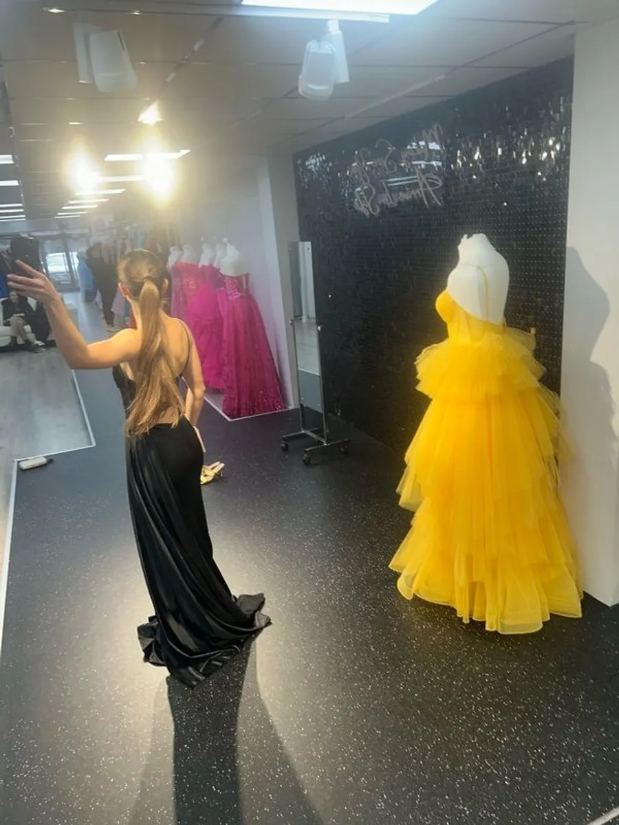 Simply divine ty ball / debs dress - Image 4