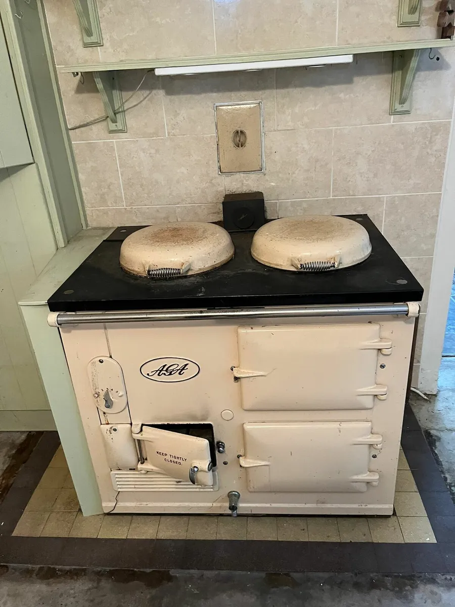 Aga oil fuelled - Image 1