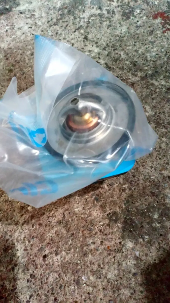 Audi a6 C6 2.0 TDI Circoli Thermostat  Brand New - Image 3