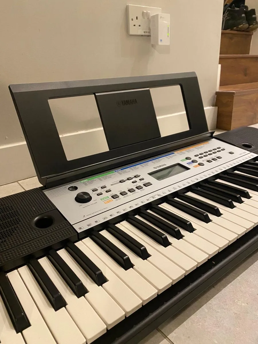 Electric keyboard - Image 1