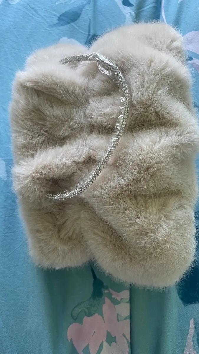 New fluffy bag - Image 4