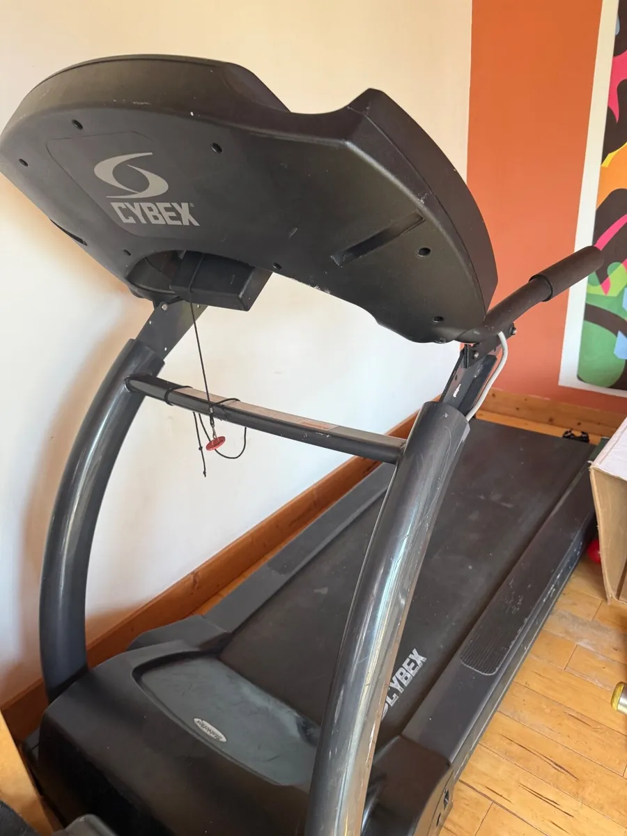 Cybex 530+ Treadmill - Image 4