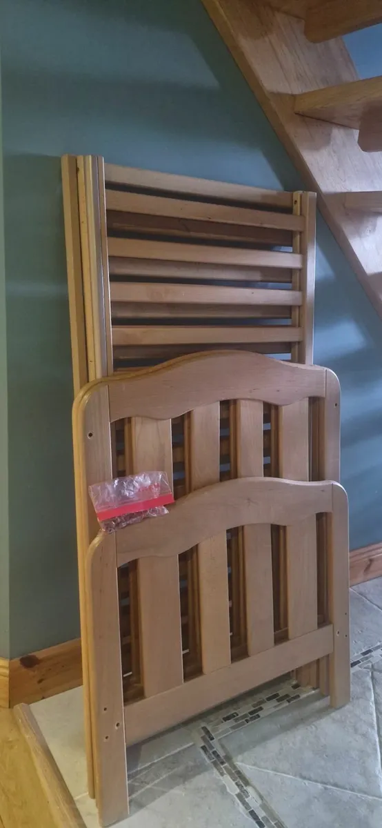 Mamas and papas Cot bed - Image 3