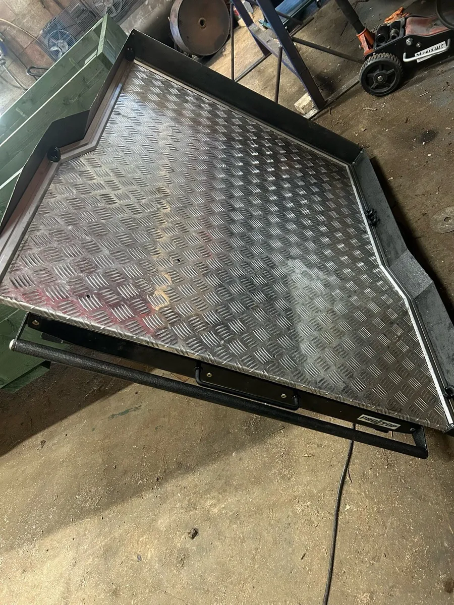 Sliding floor for Toyota Hilux. - Image 1