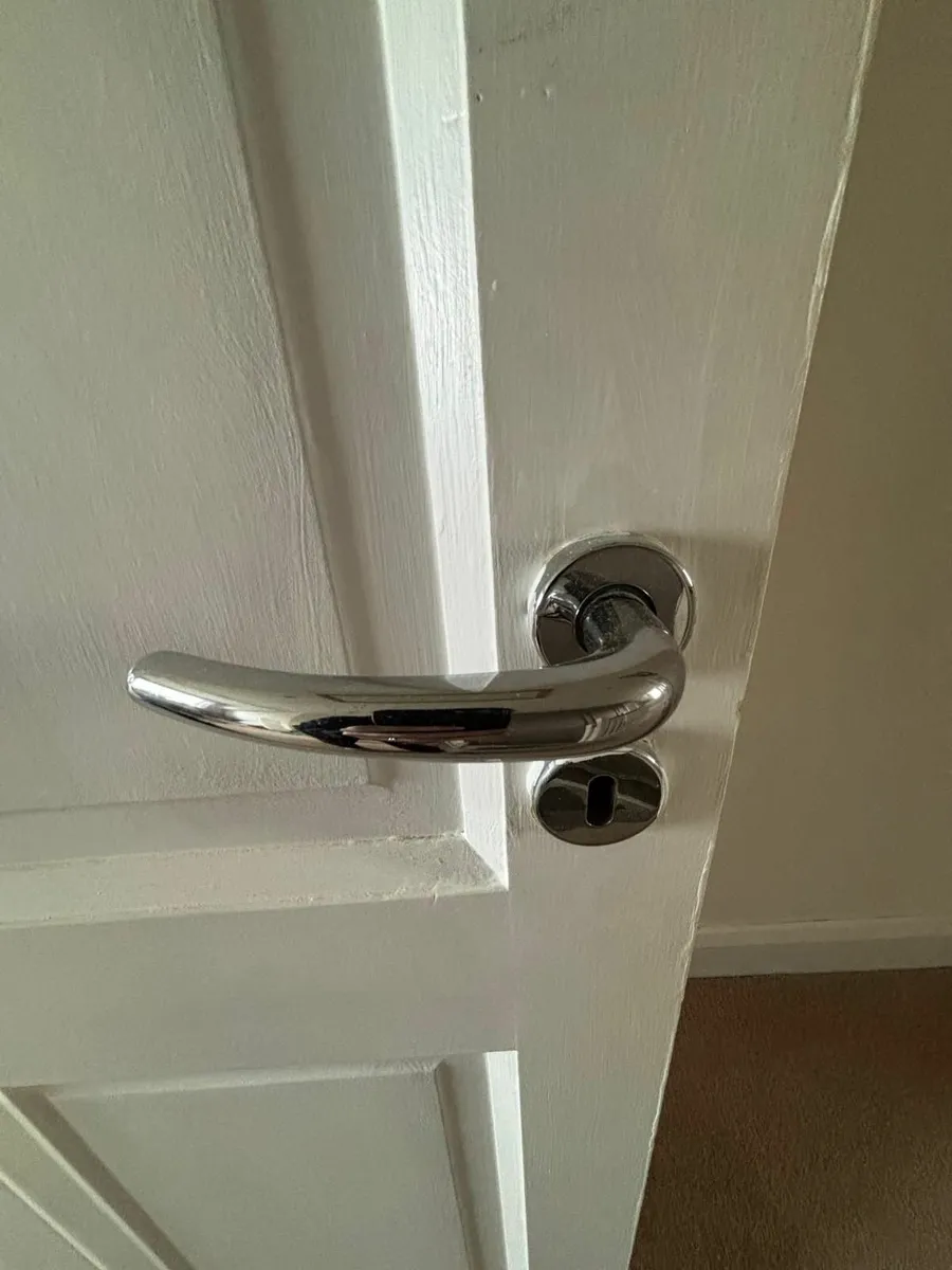 8 x Internal Doors with handles - Image 2